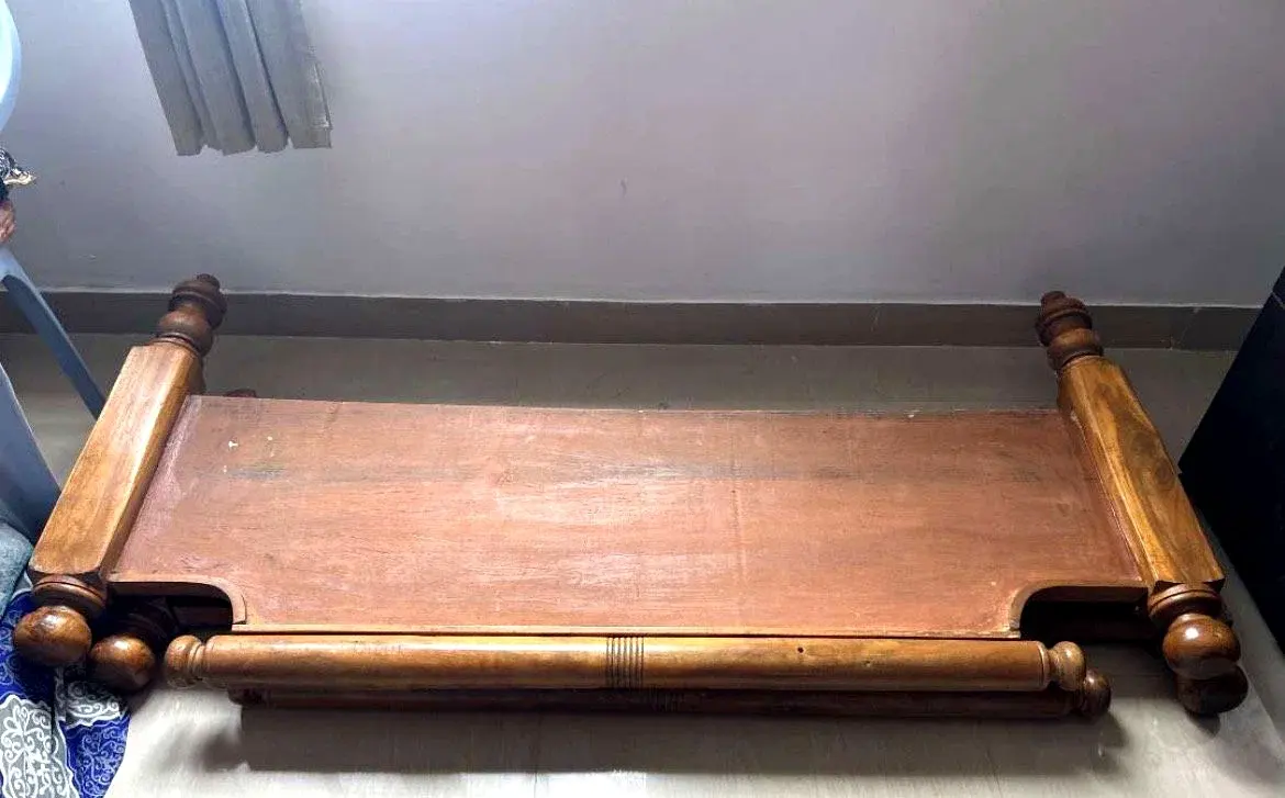 Queen Size Bed Solid Wood thumbnail 3