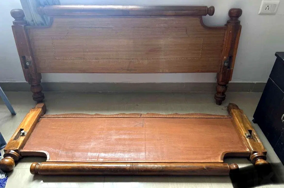 Queen Size Bed Solid Wood thumbnail 4