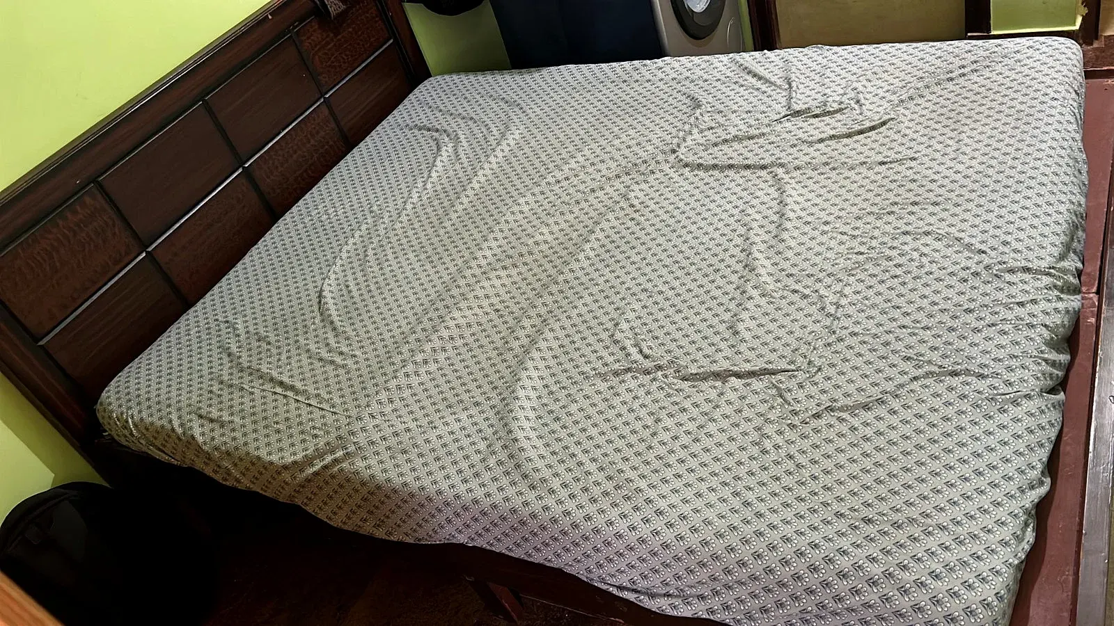 Queen Size Bed thumbnail 2