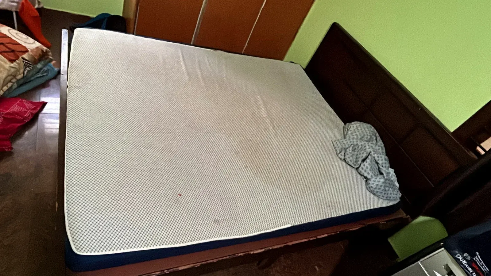 Queen Size Bed thumbnail 3