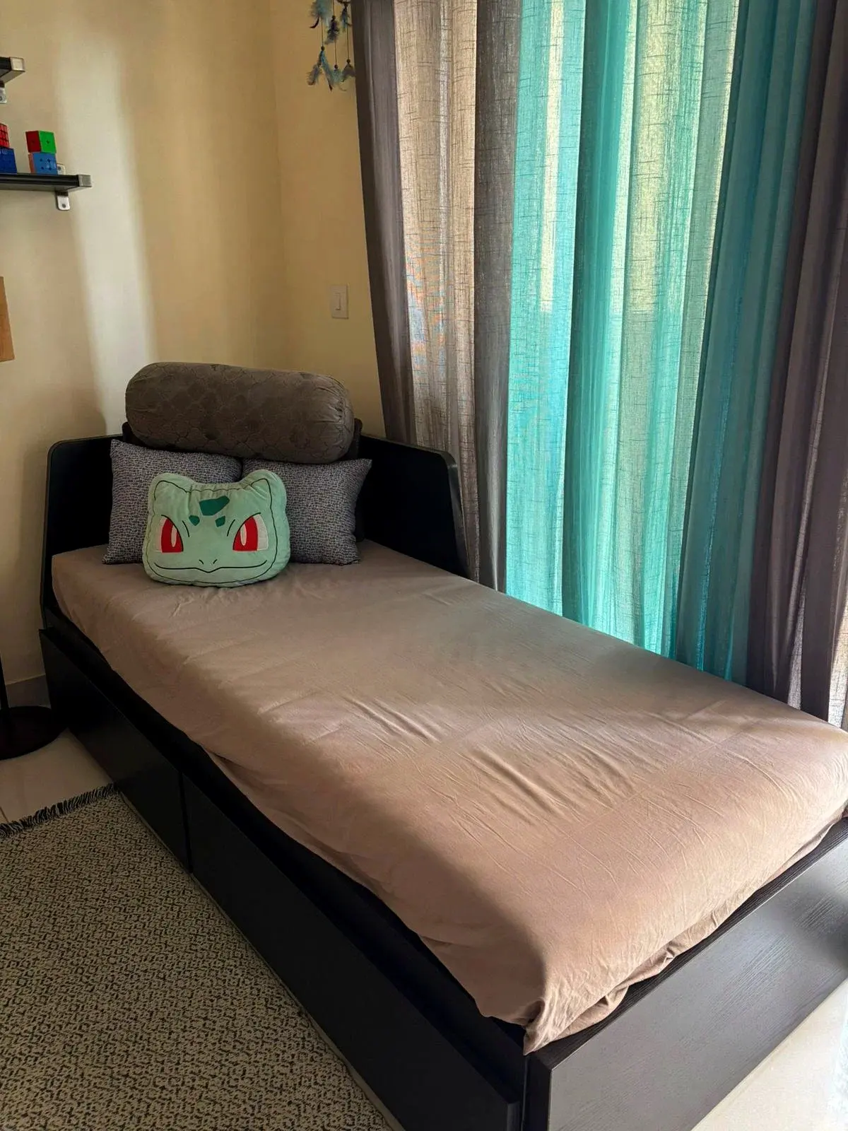 Double Size Bed thumbnail 2