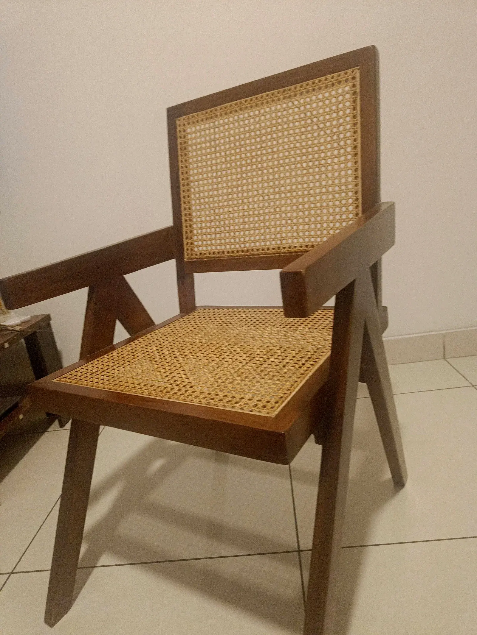 The brown curves CHANDIGARH CHAIR thumbnail 3