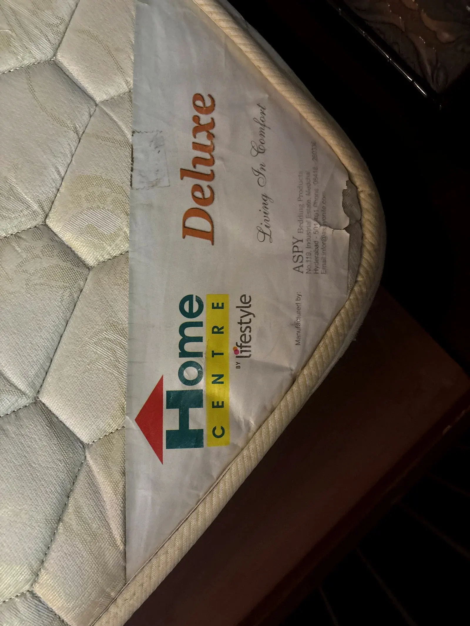 Home Centre Deluxe Mattress Queen Size