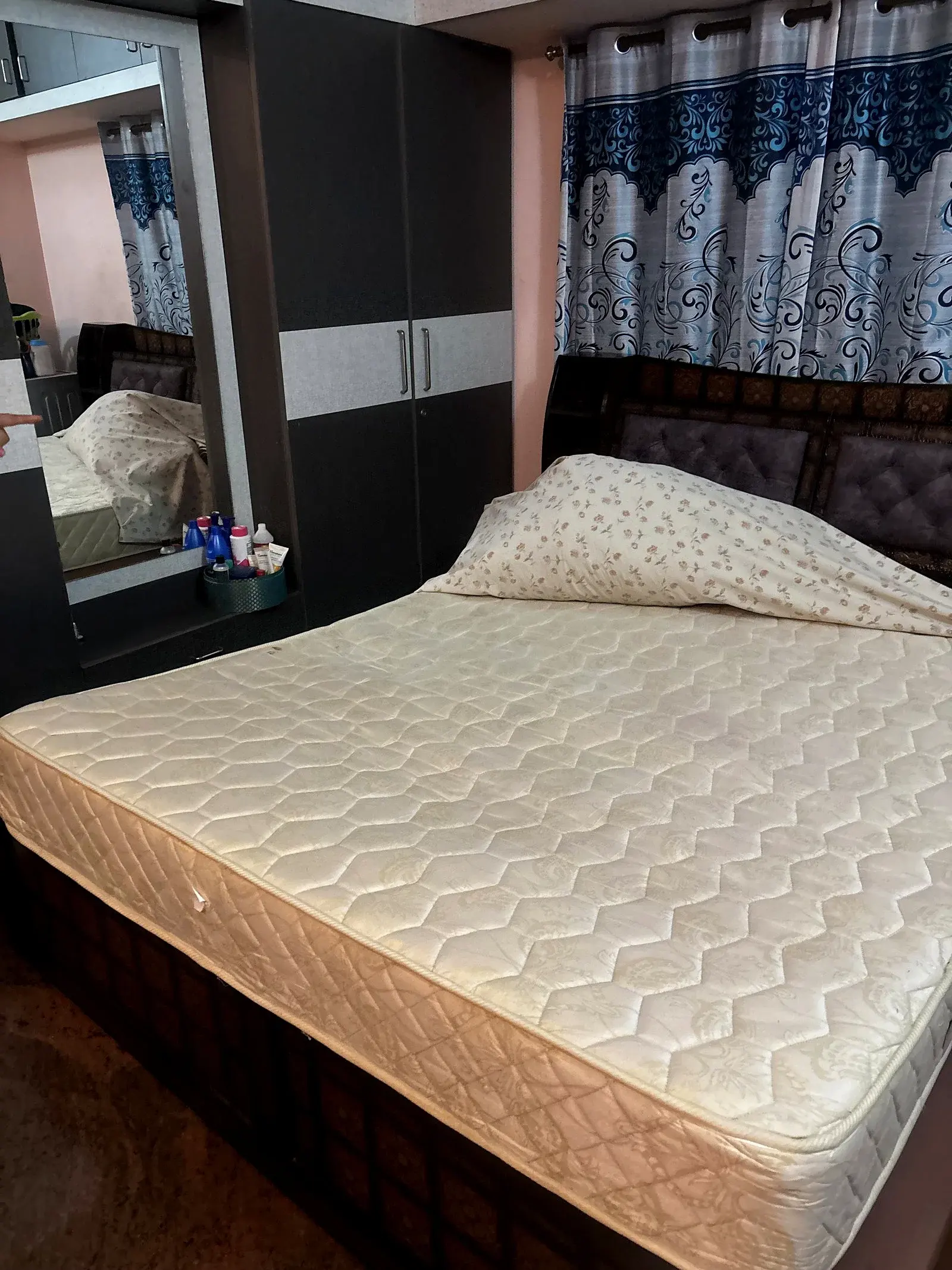 Home Centre Deluxe Mattress Queen Size thumbnail 3