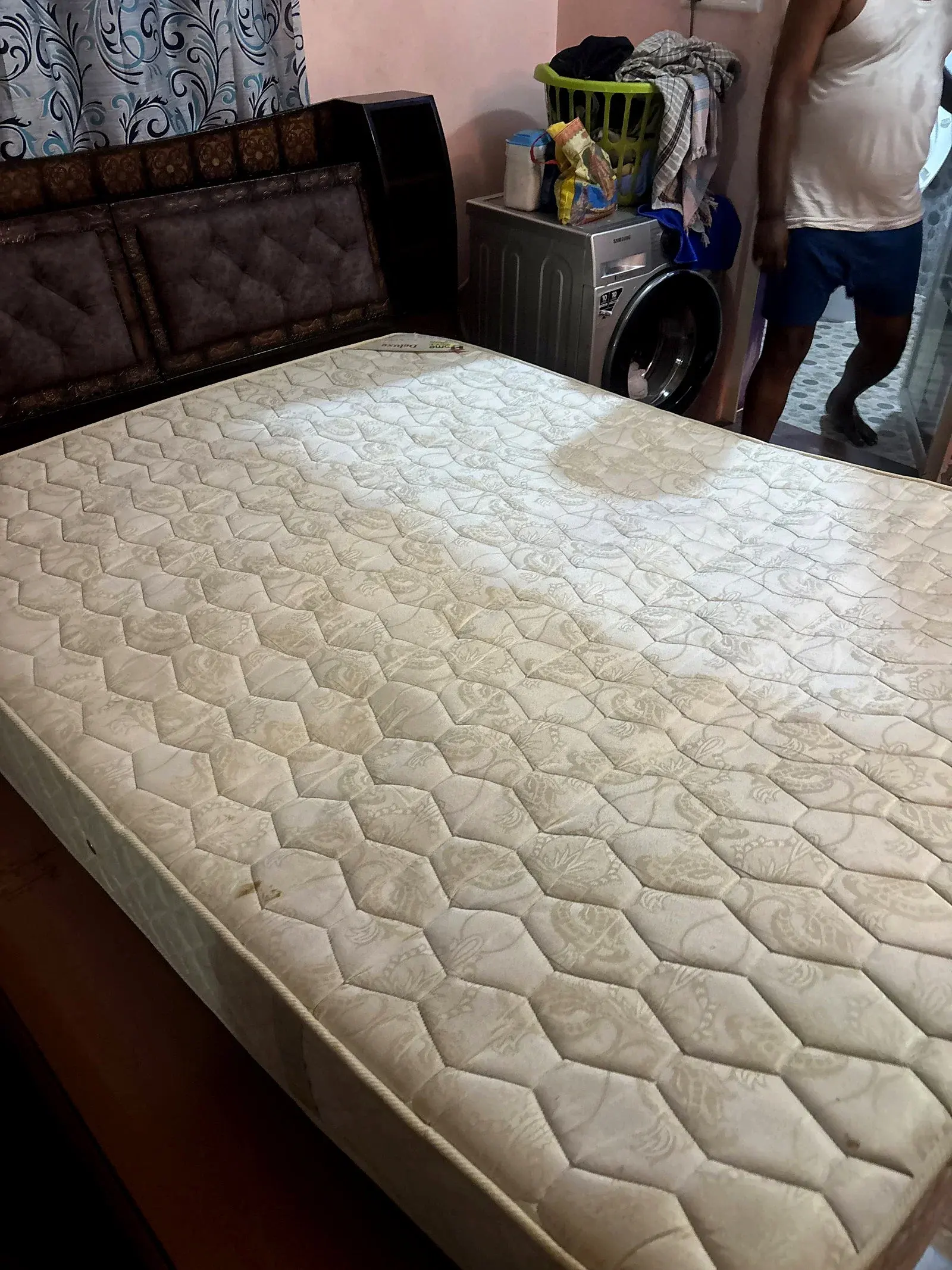 Home Centre Deluxe Mattress Queen Size thumbnail 4
