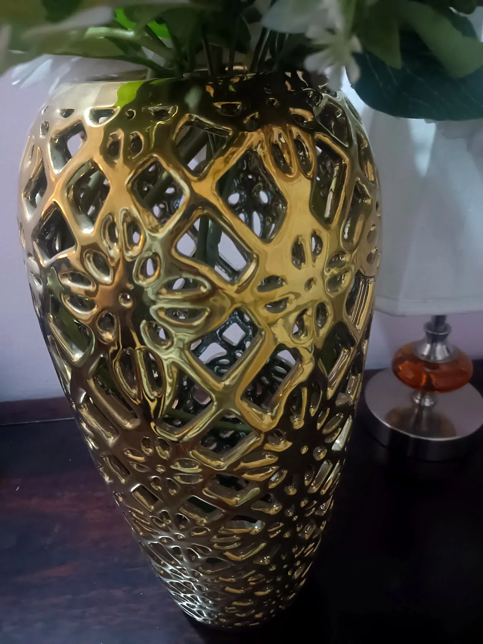 Golden Resin Flower Vase thumbnail 2
