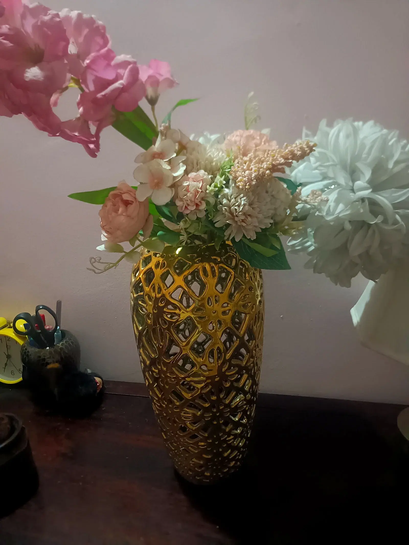 Golden Resin Flower Vase thumbnail 3