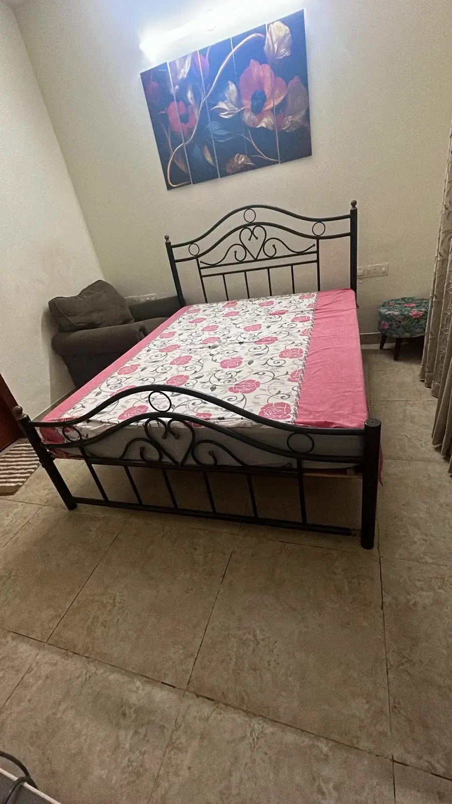 Wrought Iron Queen Size Bed thumbnail 3