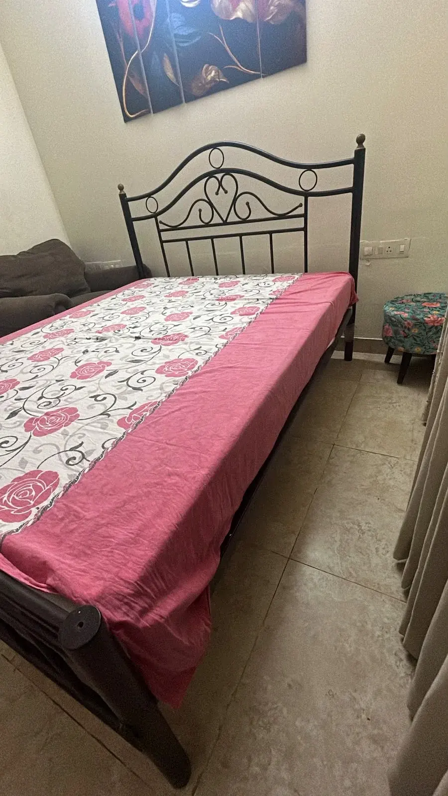 Wrought Iron Queen Size Bed thumbnail 4