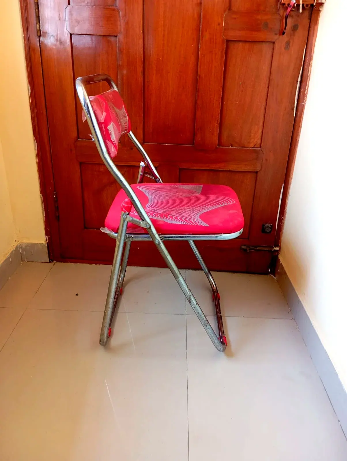 Suhana Foldable Table and Chair Set thumbnail 3