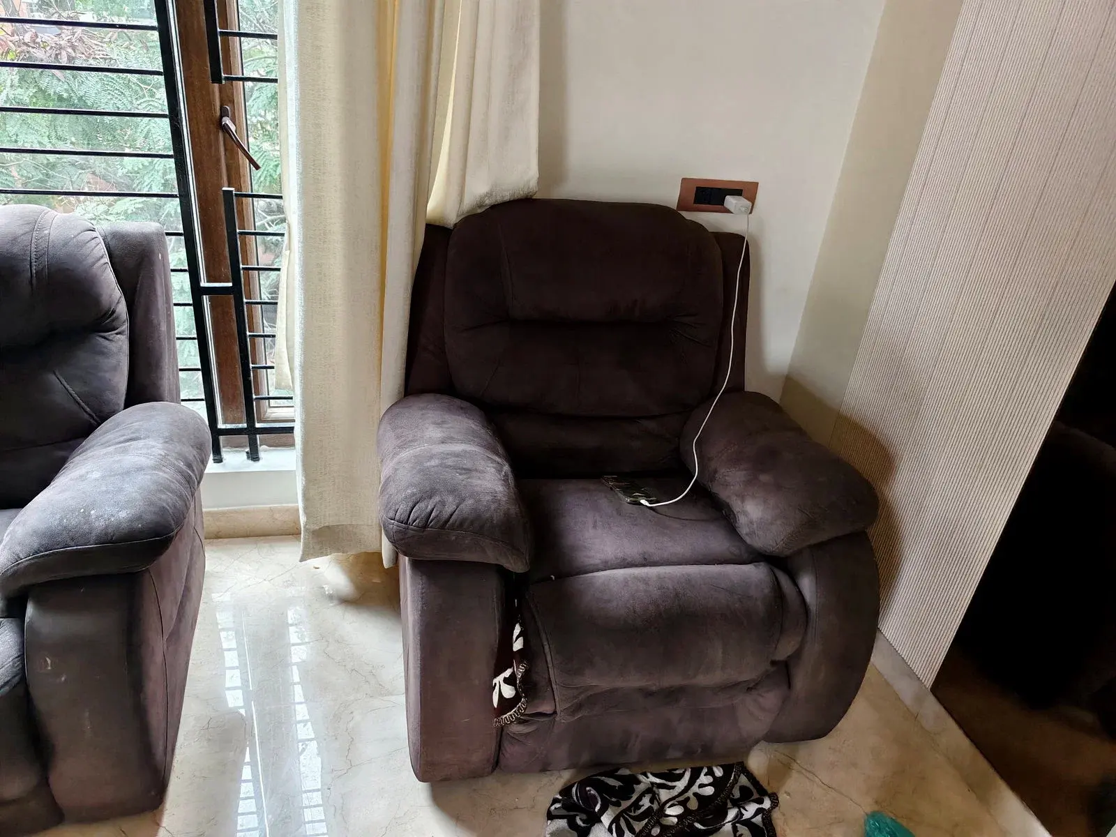 Damro Sofa thumbnail 3