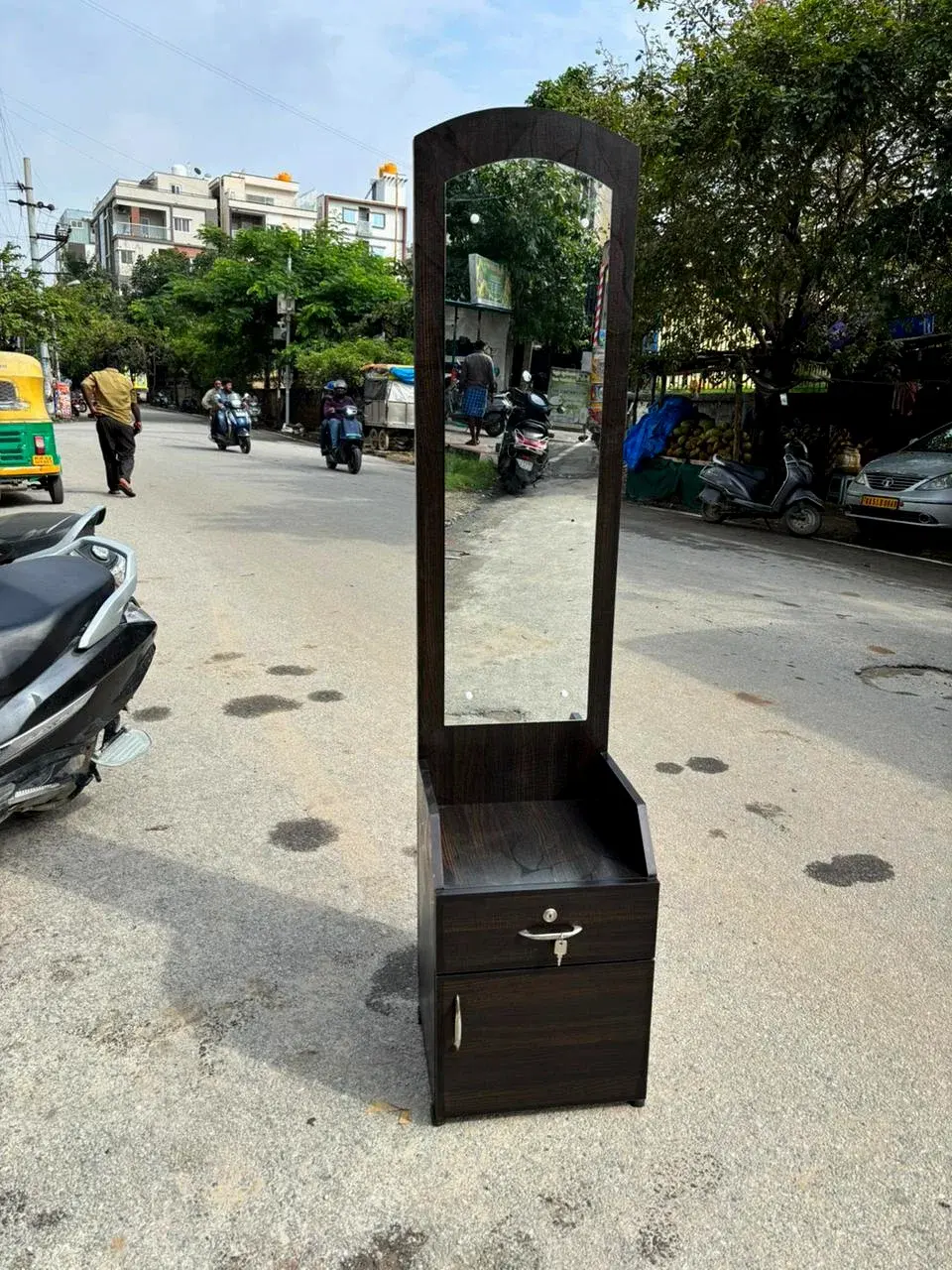 Wood king Brand new dressing table with door storage thumbnail 5