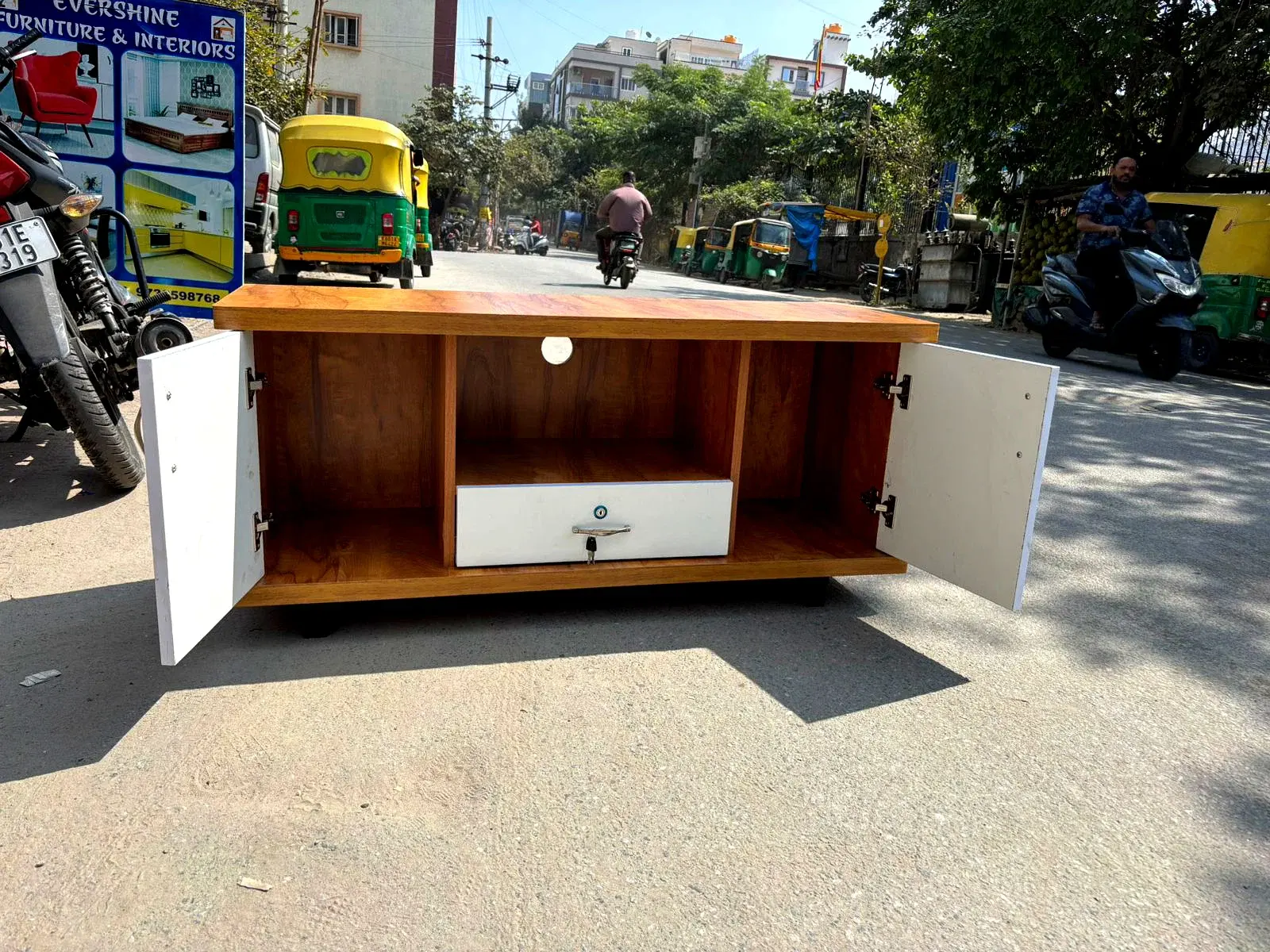 Evershine Furniture Cabinet 2 Doors 1 Drawer thumbnail 2