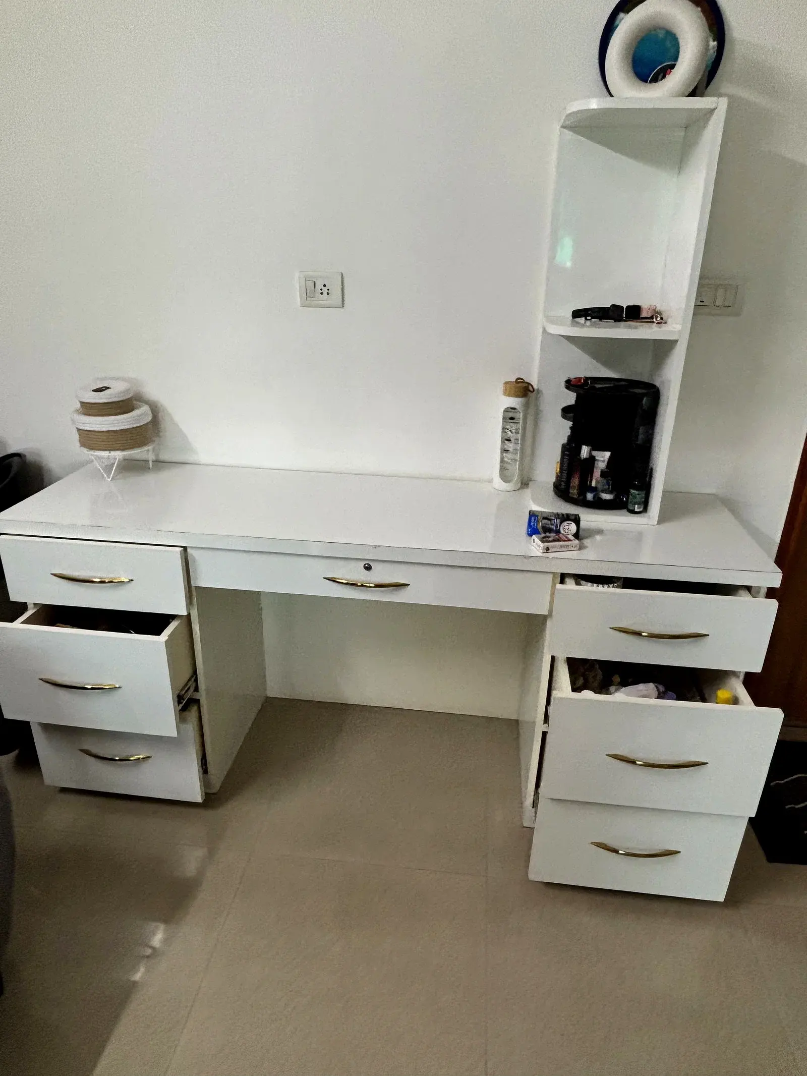 White Dressing Table 6 Drawers thumbnail 9