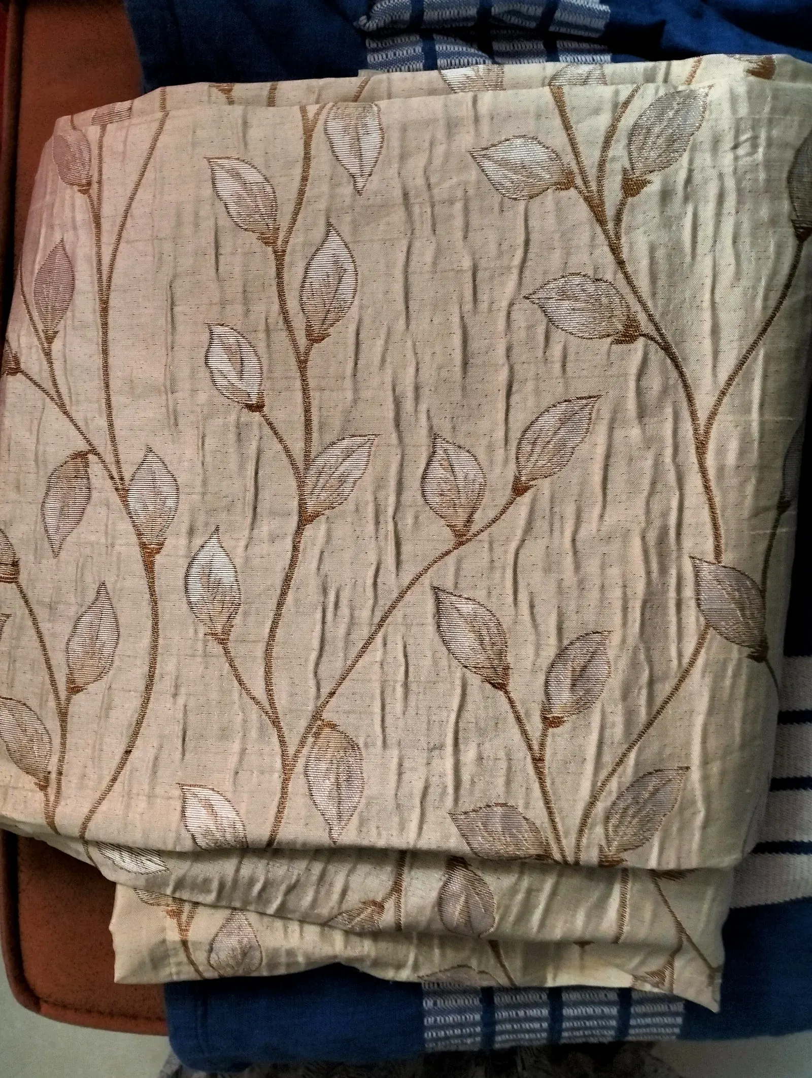 Leaf Design Beige Curtains thumbnail 3